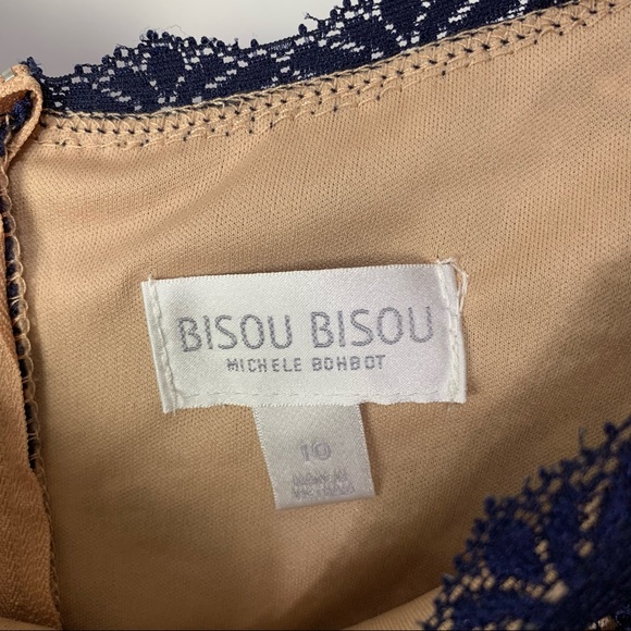 Elegant Lace Dress in navy, size 10 - Picture 8 of 8